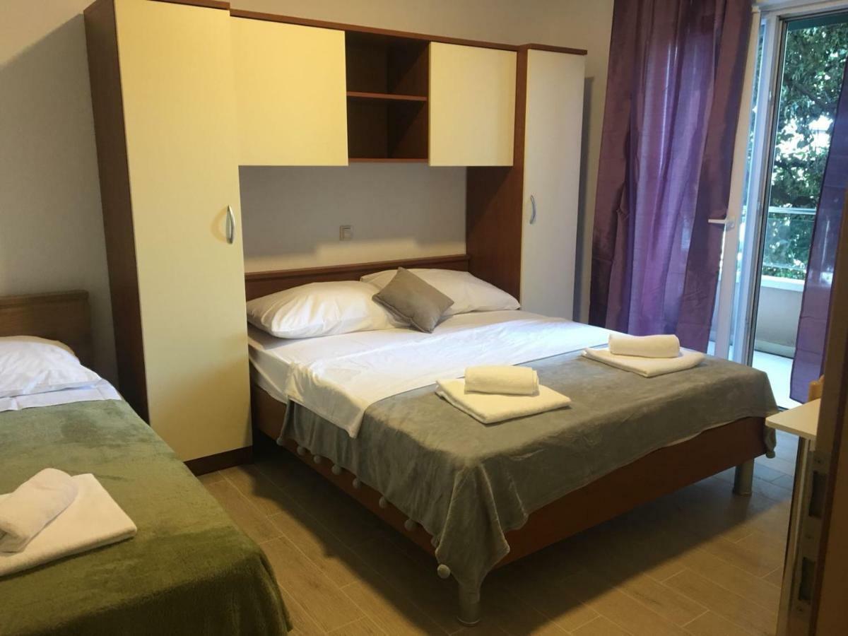 Laurier Rooms&apartments * Celina